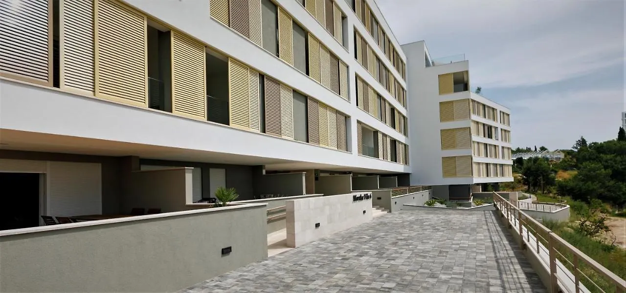 Luxury Apartment 4Seasons With Garage Split