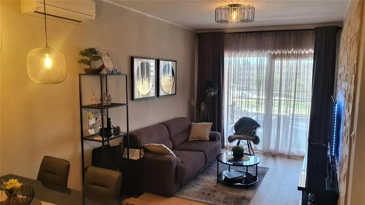 Luxury Apartment 4Seasons With Garage Split