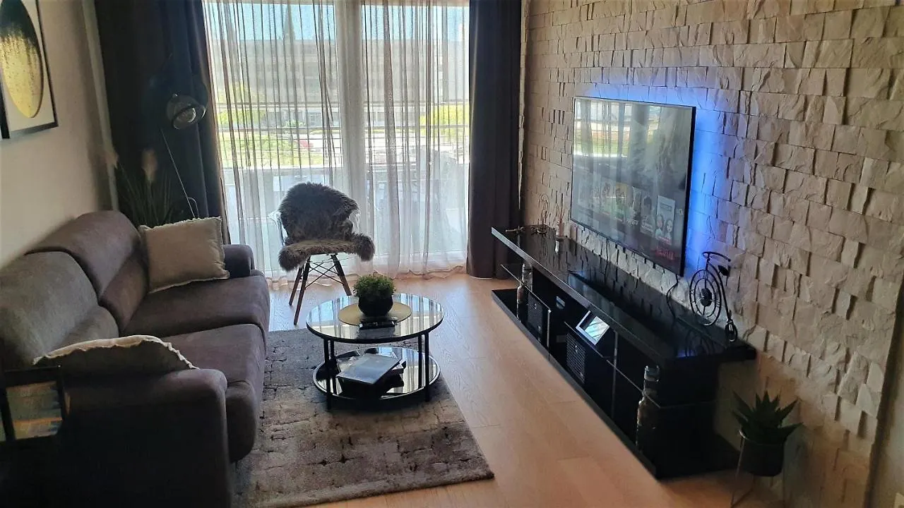 Luxury Apartment 4Seasons With Garage Split